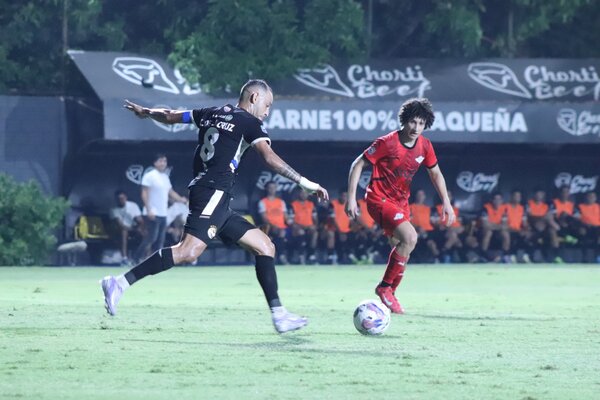 Agónico empate de Libertad frente a Trinidense - 1000 Noticias
