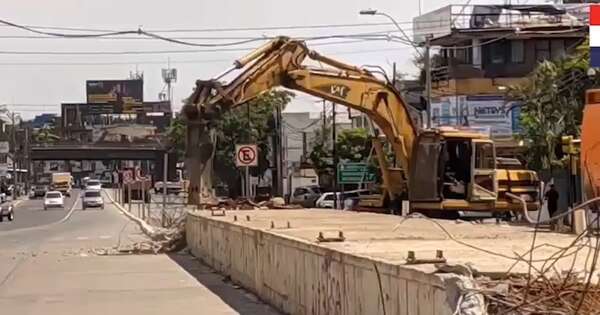 La Nación / Insólita demolición: el MOPC de Wiens destruyó el metrobús