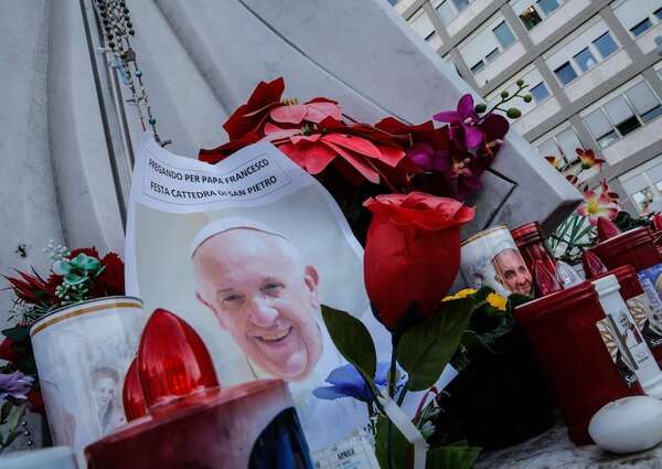 El papa descansa en su día 24 hospitalizado y enviará por escrito una homilía y el Ángelus - Mundo - ABC Color