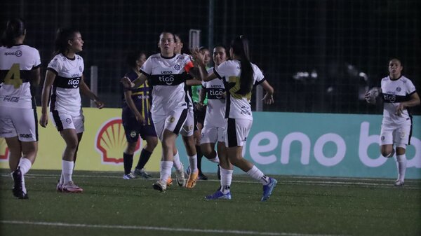 Olimpia goleó a Trinidense y sigue como único líder en el futbol femenino - 1000 Noticias