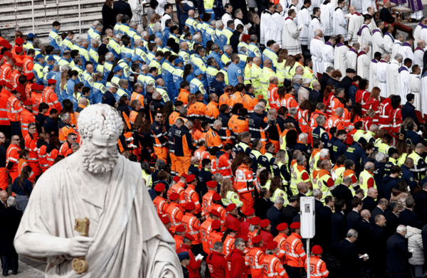 El papa Francisco se ausentó del Ángelus por cuarto domingo consecutivo y agradeció “de corazón” a los médicos por los cuidados recibidos