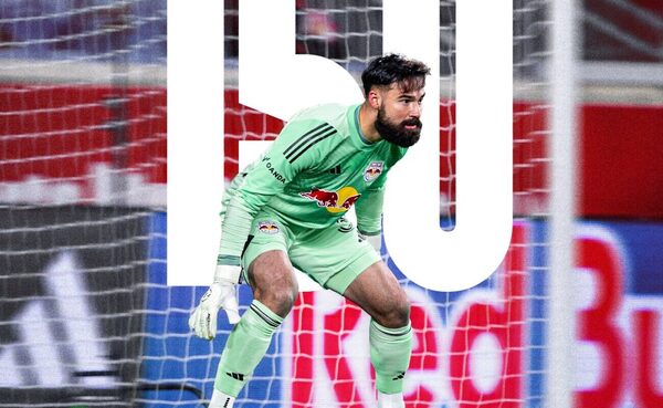 Versus / "La muralla": El destaque a Carlos Coronel que llegó a 150 partidos con NY Red Bulls