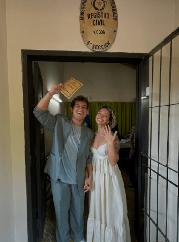 Miguel Narváez y Adri Sanguina celebran su amor con un casamiento íntimo