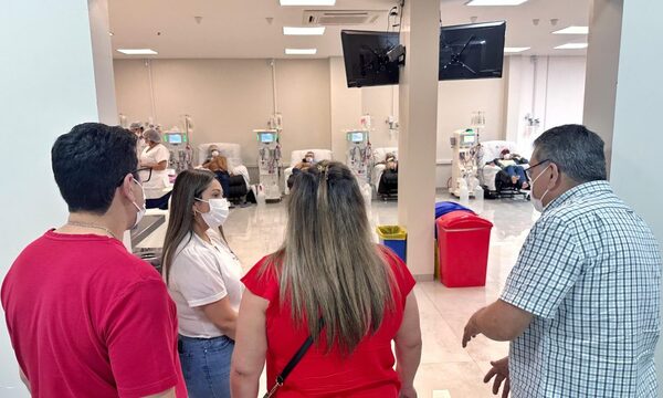Pacientes dializados visitan Medical Center Santa Rita y dan su aprobación tras conocer infraestructura y tecnología del sanatorio