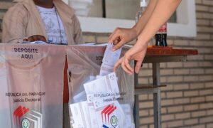 Migrantes paraguayos preparan movilización contra la eliminación de la inscripción automática