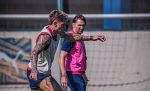 Versus / ¿Llega a la revancha de Copa? Martínez habla de la situación de Juan Iturbe
