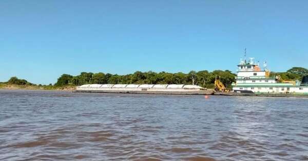 La Nación / Se normaliza el tránsito fluvial tras la clausura por sedimentos del río Bermejo