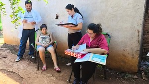 Equipo de USF Ciudad Nueva realiza visitas domiciliarias en Ciudad del Este