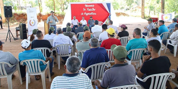 Apuntando a abastecer el mercado nacional con una producción permanente de tomate • PARAGUAY TV