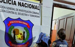 Detienen a mujer por prostituir a su hermana menor