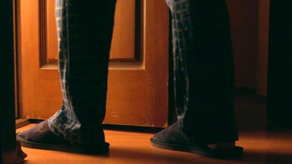 ¿Por qué te despiertas varias veces en la noche para orinar? Causas, riesgos y cómo mejorar tu descanso