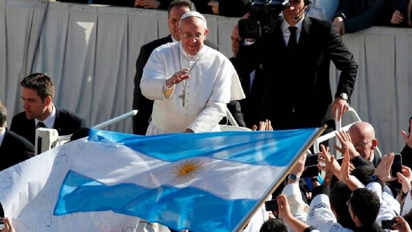 El papa sabe de aluviones en Bahía Blanca y se siente cerca del sufrimiento de afectados