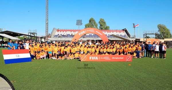 La Nación / APF, FIFA y ueno bank impulsan juntos el crecimiento del fútbol femenino