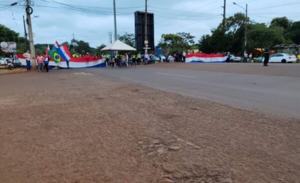 Exobreros de Itaipu: "Zacarías prometió el cobro cuando era candidato"