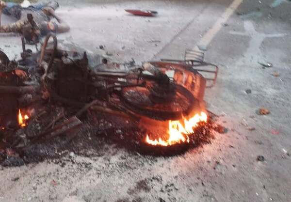 Trágico choque frontal entre motocicletas deja dos muertos en Itapúa, entre ellos un niño