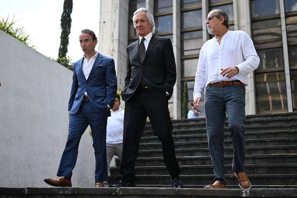 Presidente de Guatemala rechaza intentos para que el periodista Zamora reingrese a prisión - Mundo - ABC Color