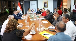 Gobierno y centrales obreras acuerdan agenda para responder a reivindicaciones de trabajadores - .::Agencia IP::.