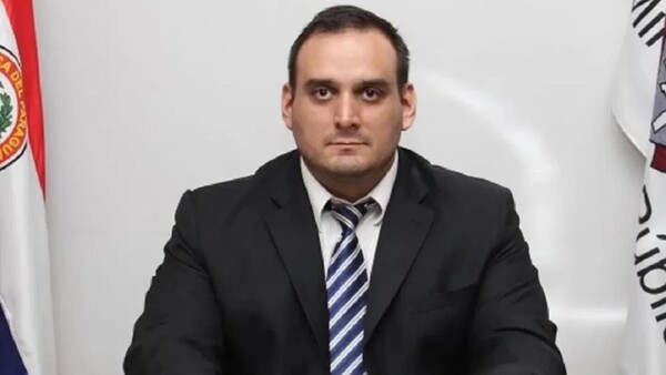 Fiscal que investiga a Mario Abdo renuncia a un día de vencer el plazo