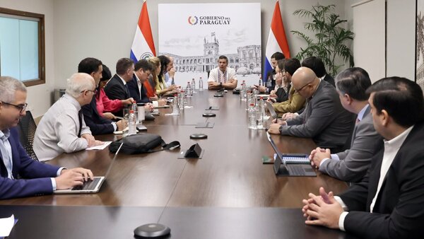 Gobierno anuncia que en 60 días fortalecerá terapias intensivas