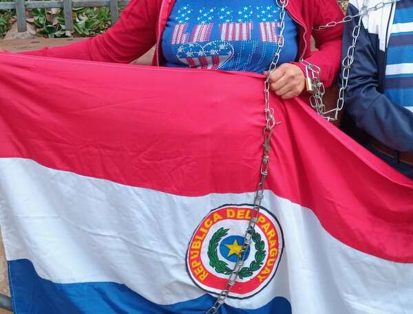 Exigen indemnización para joven infectado con VIH en el Incan - Nacionales - ABC Color