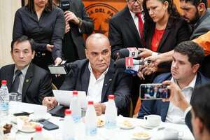 Bachi culpa a otros y pretende lavarse las manos sobre “aumentazos” a sus nuevos leales  - Política - ABC Color