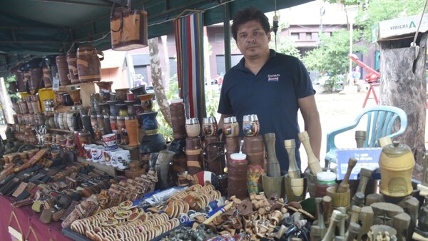 Creatividad y talento nacional en la Feria de Artesanías Asacivapa
