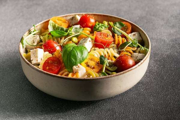 Esta ensalada con pastas es tu mejor opción para una cena fácil - Gastronomía - ABC Color