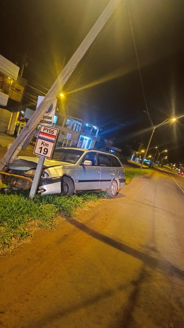Ebrio al volante impacto contra una columna y quedó aprehendido en Capitán Miranda