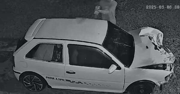 La Nación / Buscan identificar al hombre que derramó combustible e incendió un vehículo en Itapúa