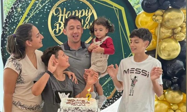 (VIDEO) Así festejó su cumple Iván Piris junto a su familia