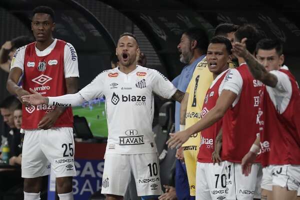 Neymar, criticado por participar del carnaval y perderse partido clave del Santos - Fútbol Internacional - ABC Color