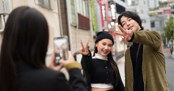 La Nación / Joven se quejó del protagonismo que tienen influencers extranjeros en el país