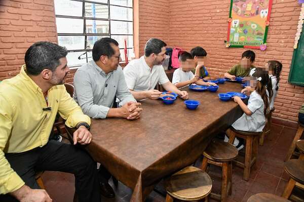 Hambre Cero: Fenaes fustiga contra “fotito” de políticos en las escuelas - Nacionales - ABC Color