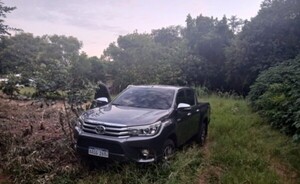 Encapuchados asaltan a un hombre y luego abandonan camioneta 