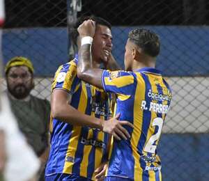 Nacional 2-Luqueño 1: Noches felices auriazules - Fútbol - ABC Color