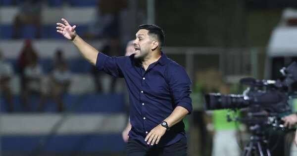 La Nación / Giménez defendió al arquero Servín