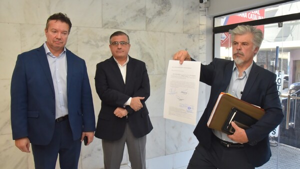 Un fiscal renuncia, pero dos firmarían acusación contra ex ministros de Abdo