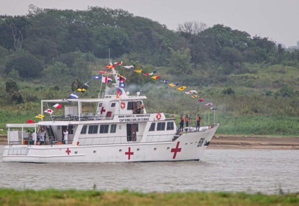 Buque Hospital de la Armada parte rumbo a Alberdi para asistencia médica gratuita - 1000 Noticias