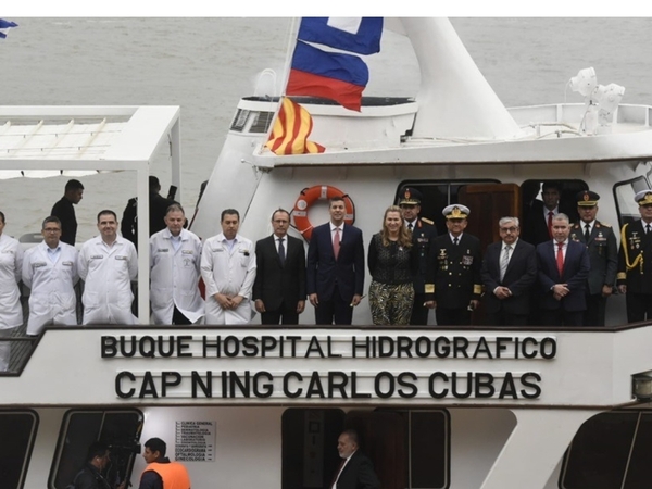 Buque hospital de la Armada Paraguaya inicia asistencia médica gratuita en Alberdi