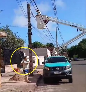 Violento sujeto agrede a funcionarios de la ANDE y causa destrozos durante corte de energía en Franco - La Clave