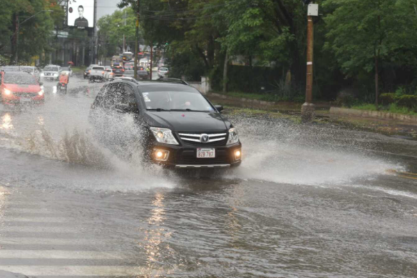 Pronostican lluvias y tormentas eléctricas para este martes en gran parte del país