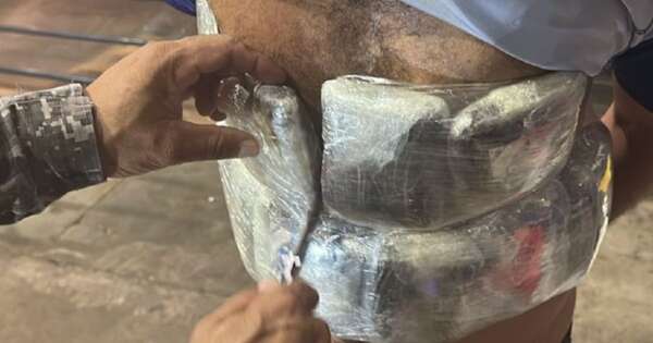 Diario HOY | Paraguayo detenido tras intentar cruzar al Brasil con droga pegada al cuerpo