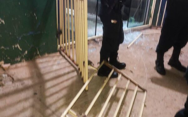 Ladrones forzaron la puerta de una transportadora y robaron mercaderías