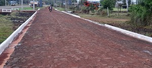 Habilitan obras de empedrado en Arroyo Porã para mejorar acceso a la Escuela y Colegio Bernardino Caballero