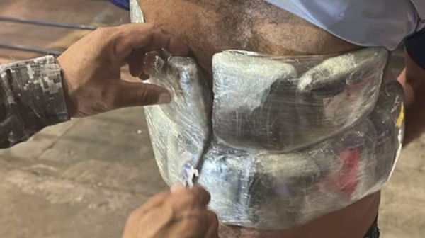 Paraguayo detenido tras intentar cruzar al Brasil con droga pegada al cuerpo