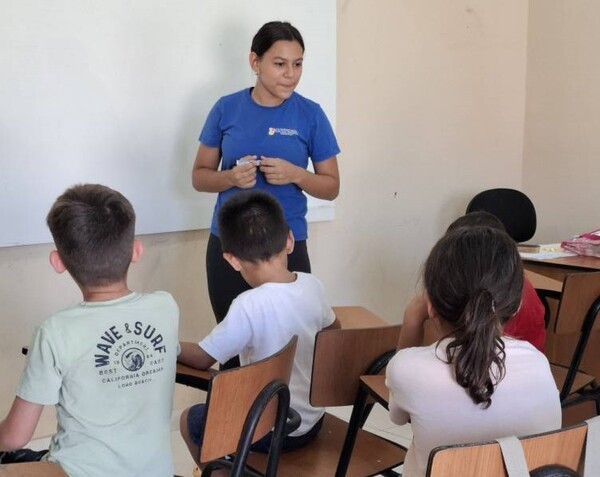 Fundación «Con Una Sonrisa» inicia clases de inglés para niños y jóvenes
