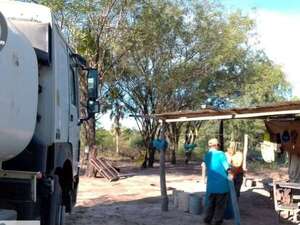 Fuerte Olimpo: no llegan las grandes lluvias y sigue el acarreo de agua a las poblaciones - Noticias del Chaco - ABC Color