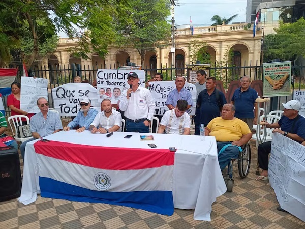 Más de 35 organizaciones convocan a masiva protesta el 25 de marzo