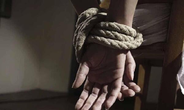 Detienen en Italia a padres que secuestraron a su hija al no aceptar su orientación sexual – Prensa 5