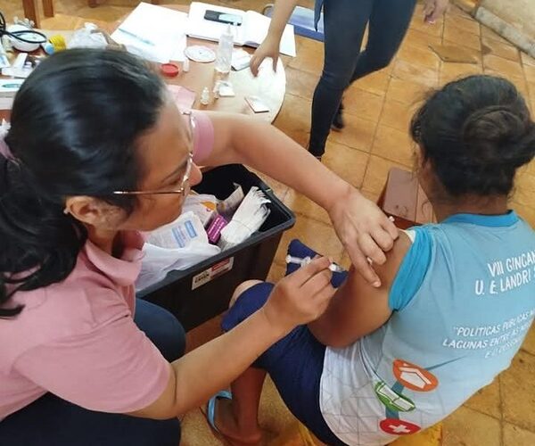 Atención integral en comunidad indígena Arroyo Guazú de Minga Porã